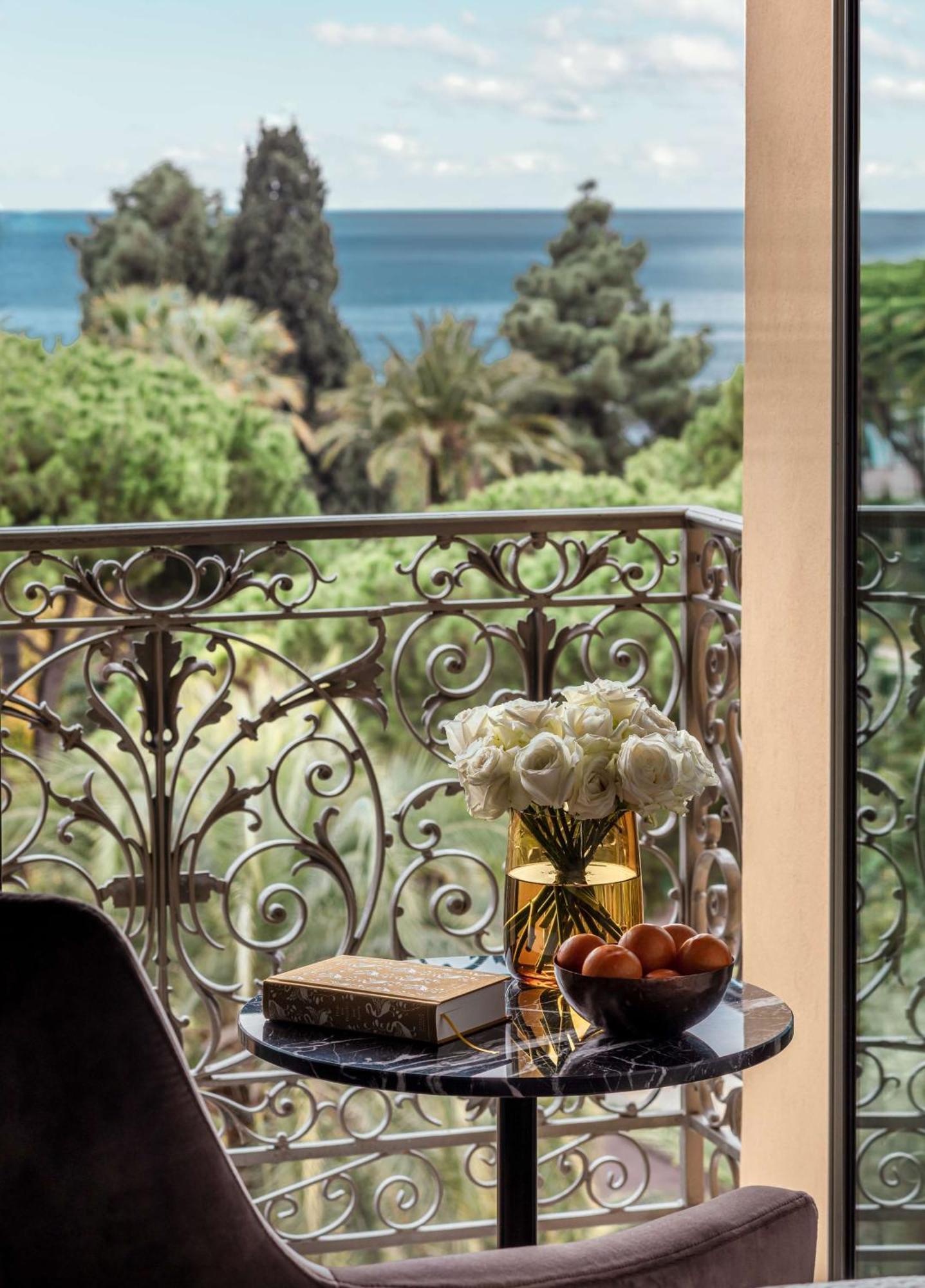 Plaza Hotel 5*