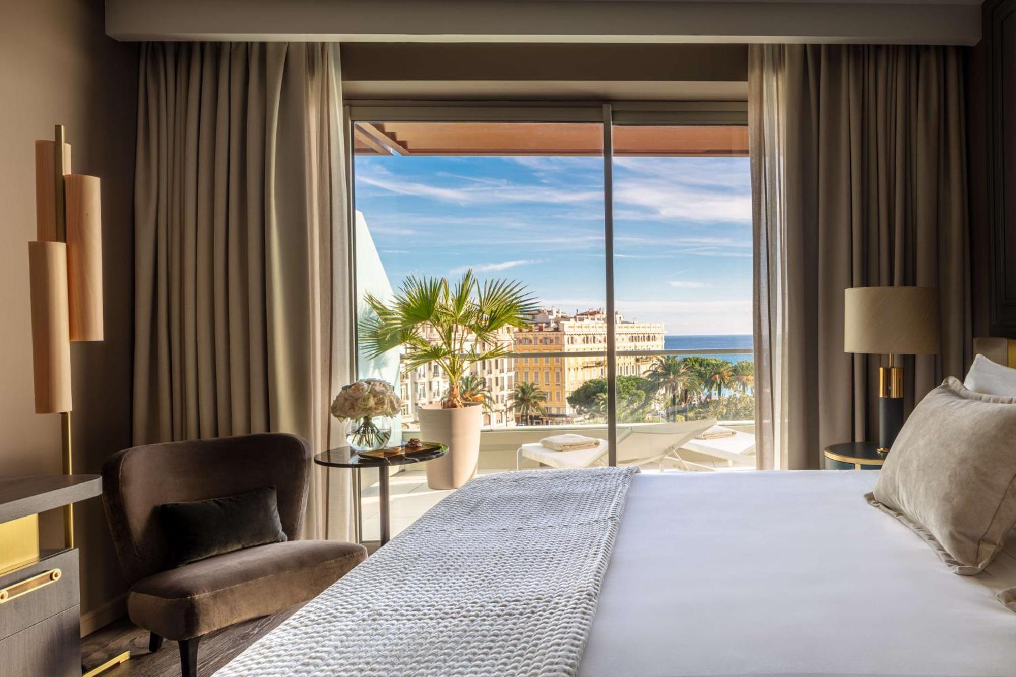 Anantara Plaza - A Leading Of The World 5*